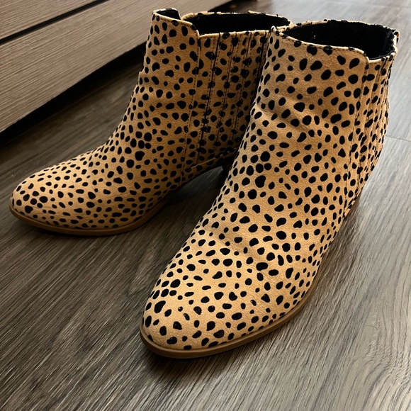 Leopard Black and Tan Ankle Boots - Picture 1 of 4
